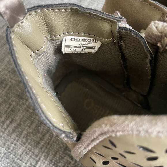 OshKosh girl Tan Ankle Boots with Cutout Design size 10 grayish brown play wear - Picture 3 of 7